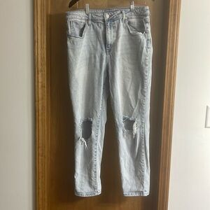 High wasted mom jeans, no boundaries, junior size 15(women's 14/16)